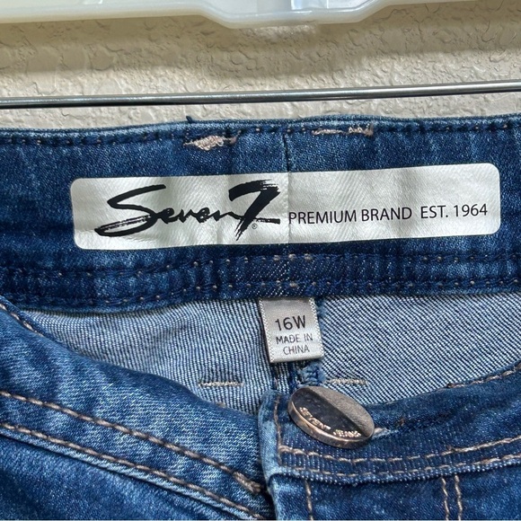 NWT Seven7 Worn & Torn Destructed Denim Jeans Women’s 16W Dark Wash Distressed - Picture 4 of 7